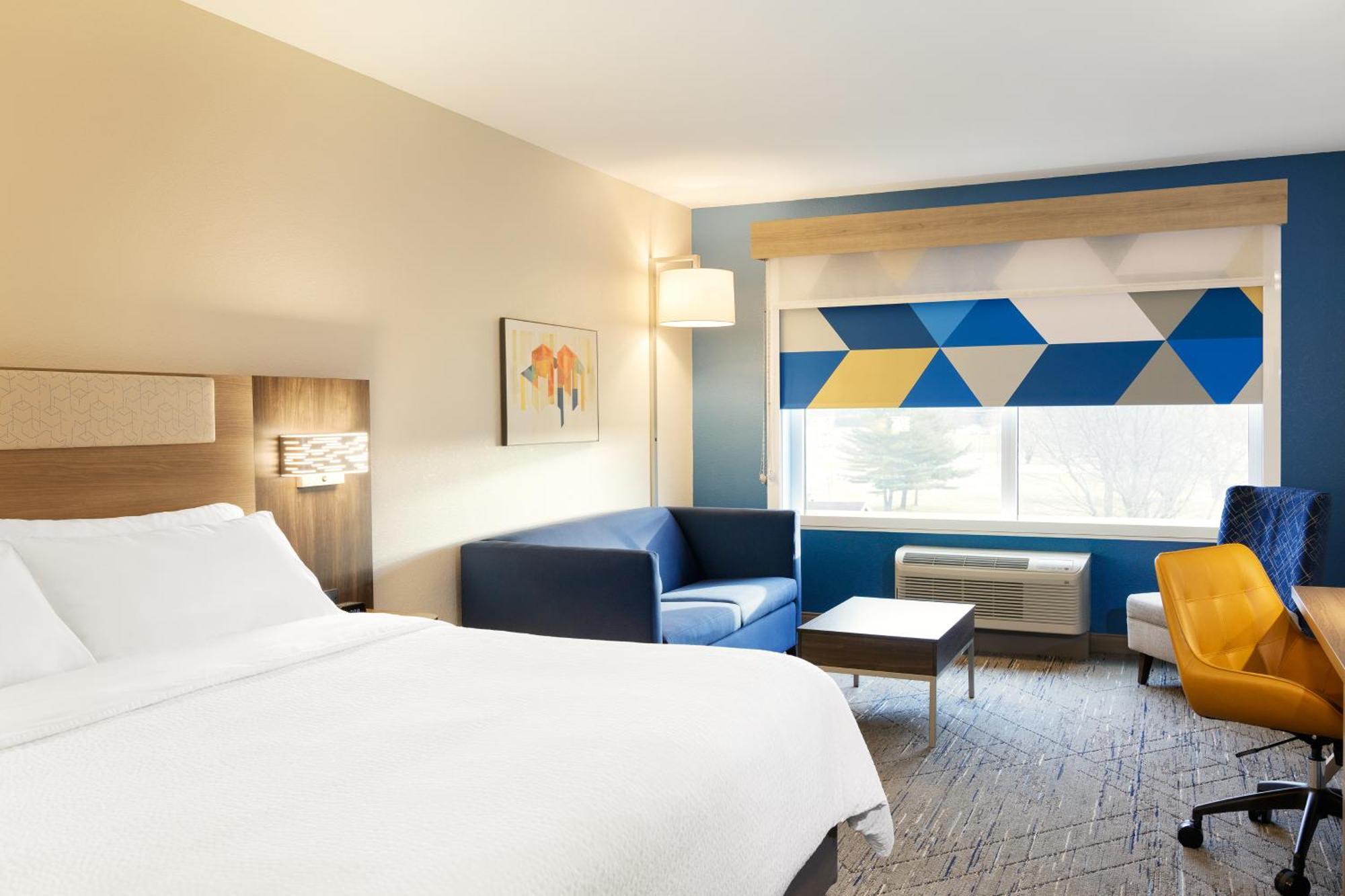 Holiday Inn Express Pratt By Ihg Esterno foto