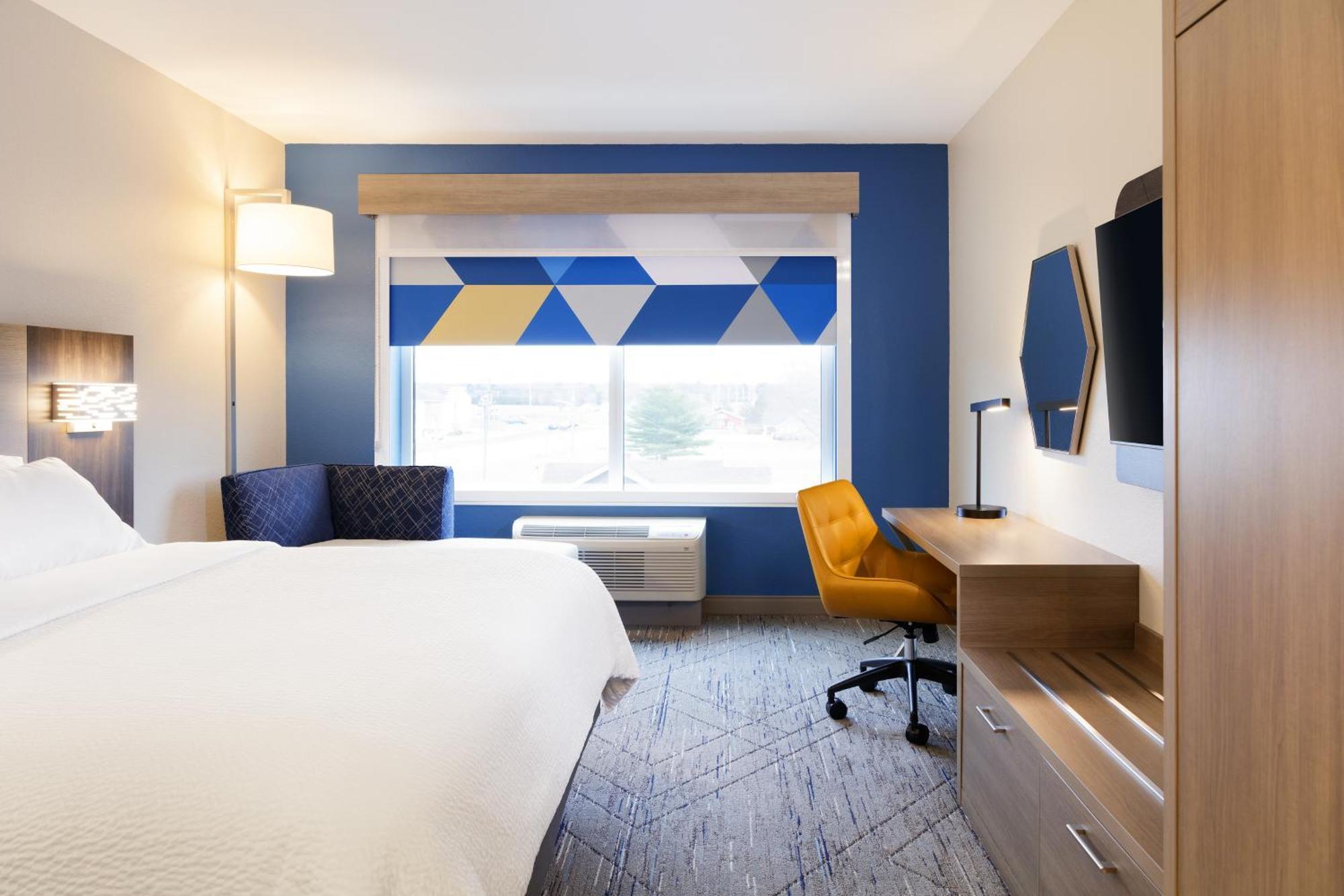 Holiday Inn Express Pratt By Ihg Esterno foto